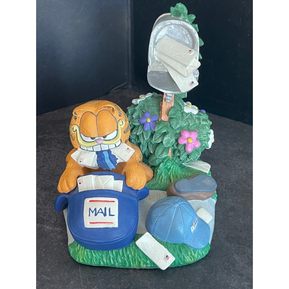 Vintage 1993 Danbury Mint Garfield Return to Sender Figurine Jim Davis Mail Cat